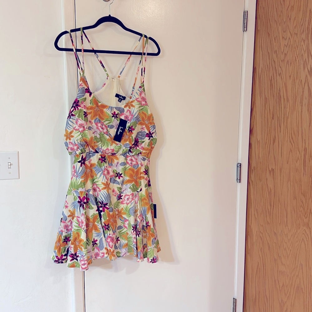 Lulus summer mini dress. Strappy. Floral print. Polyester,nylon and rayon. XL